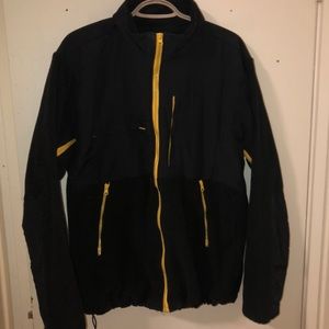 Black & Yellow fleece sweater w/ lots of pockets